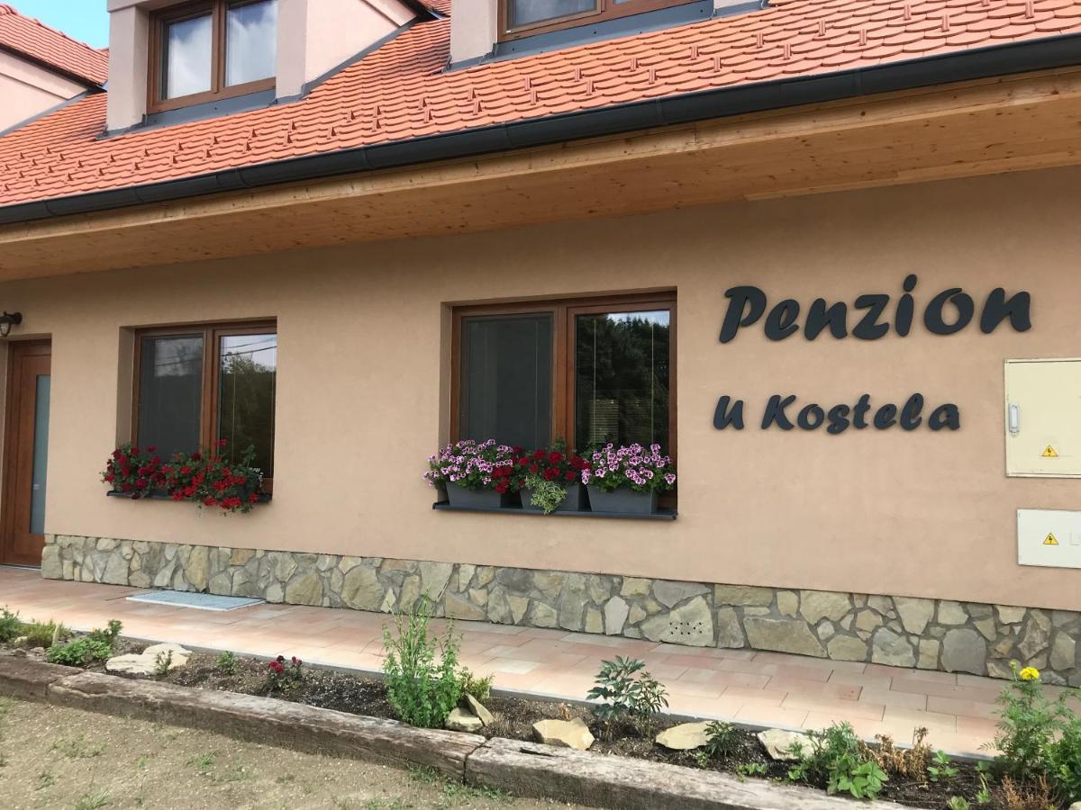 Penzion U Kostela Kuzelov エクステリア 写真
